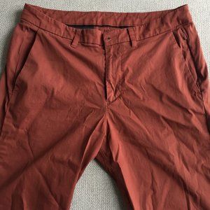 Men's 33W/32L Lululemon Commission pant (regular fit)